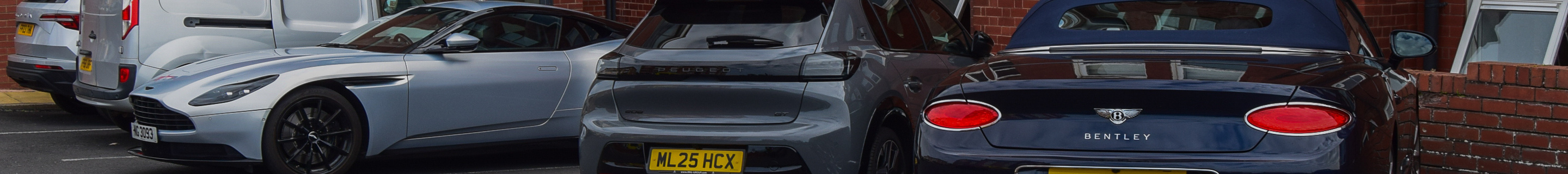 Aston Martin DB11 V8