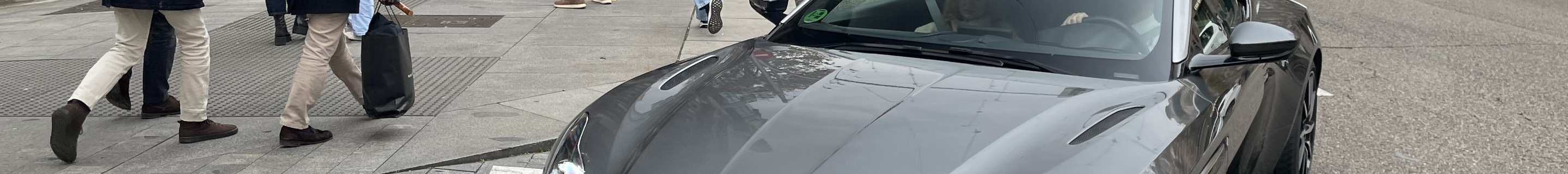 Aston Martin DB11 V8