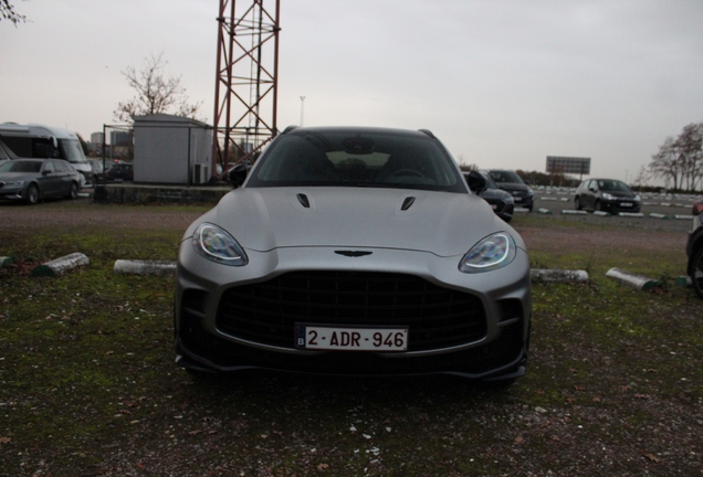 Aston Martin DBX707