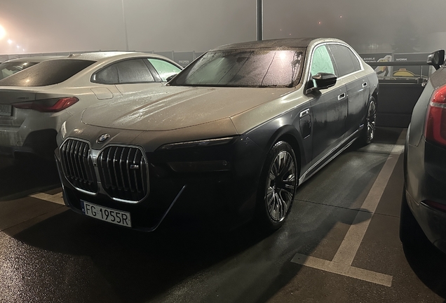 BMW M760e xDrive