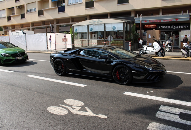 Lamborghini Aventador S LP740-4