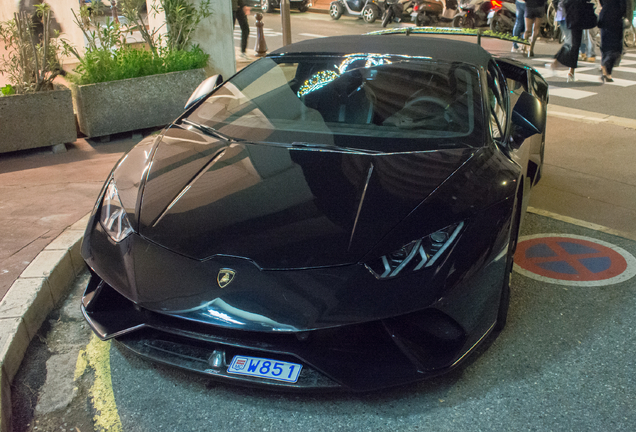 Lamborghini Huracán LP640-4 Performante Spyder