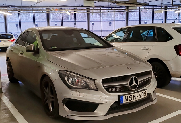 Mercedes-Benz CLA 45 AMG C117