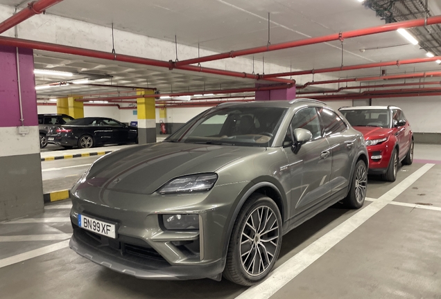 Porsche Macan EV Turbo