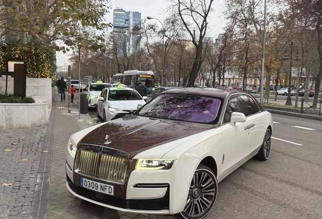 Rolls-Royce Ghost 2021 Amber Roads