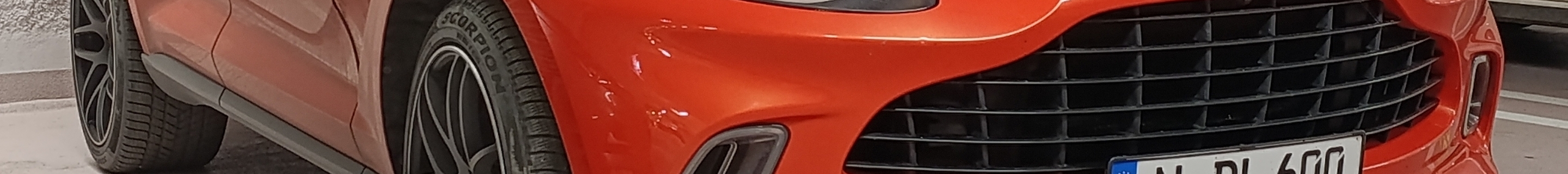Aston Martin DBX