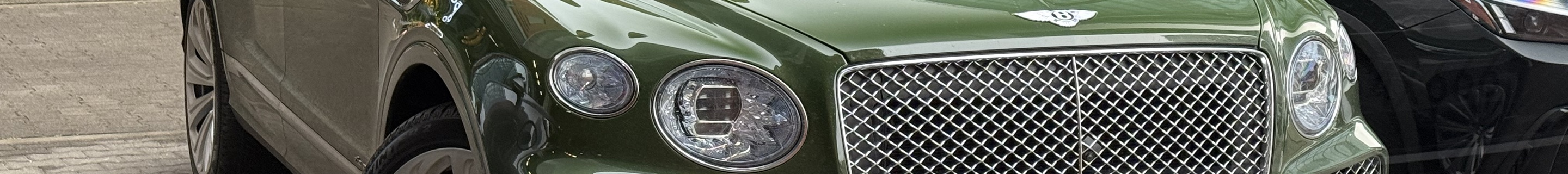 Bentley Bentayga Hybrid Azure