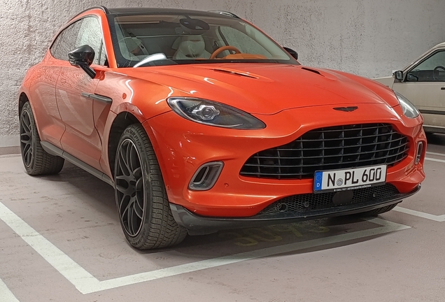 Aston Martin DBX