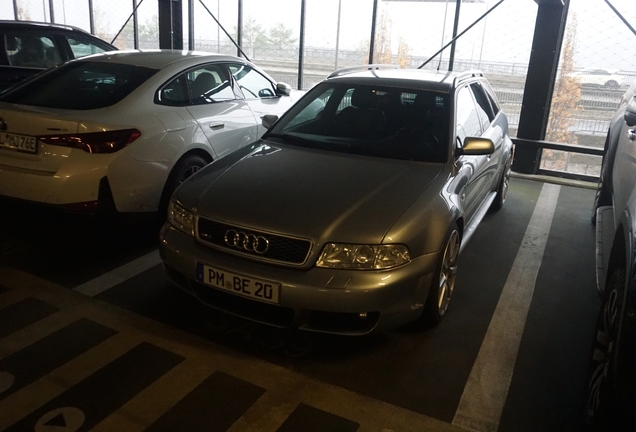 Audi RS4 Avant B5
