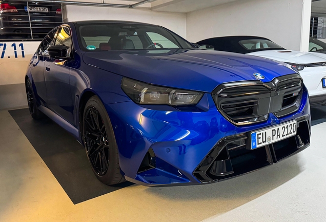BMW M5 G90