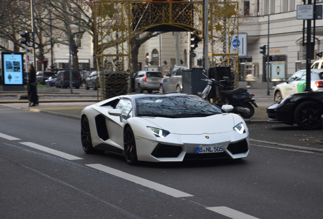 Lamborghini Aventador LP700-4 Roadster