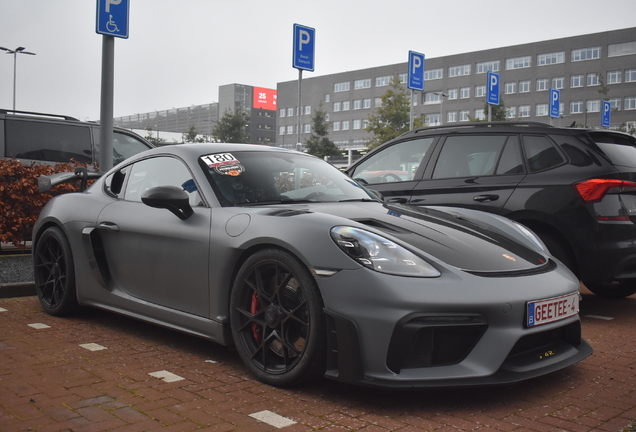 Porsche 718 Cayman GT4 RS Weissach Package