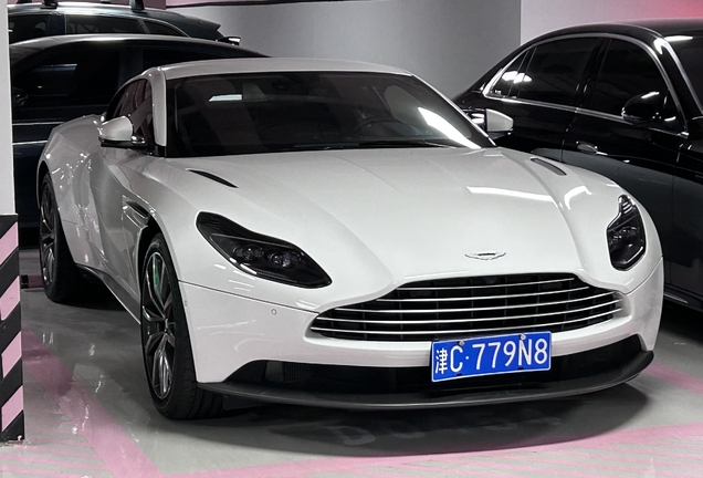 Aston Martin DB11 V8
