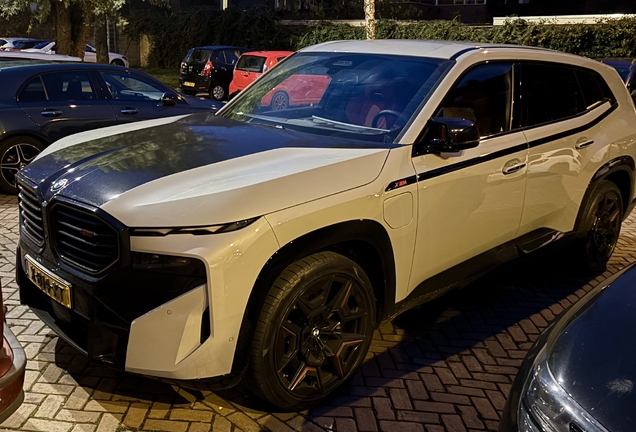 BMW XM G09 Label Red