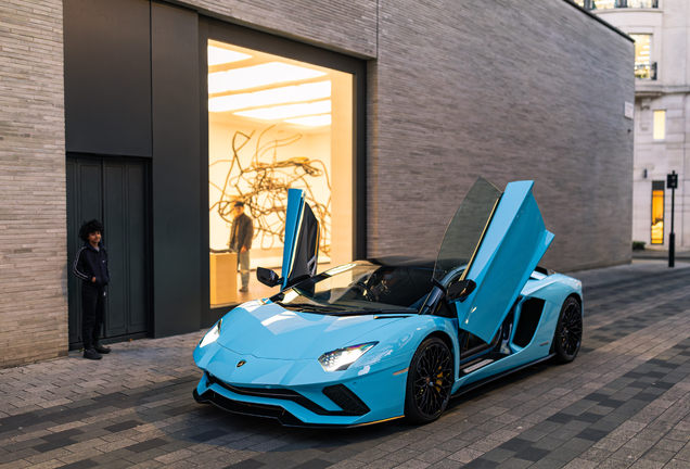 Lamborghini Aventador S LP740-4 Roadster
