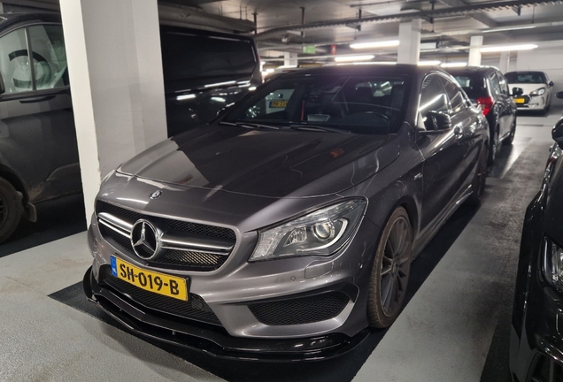Mercedes-Benz CLA 45 AMG C117