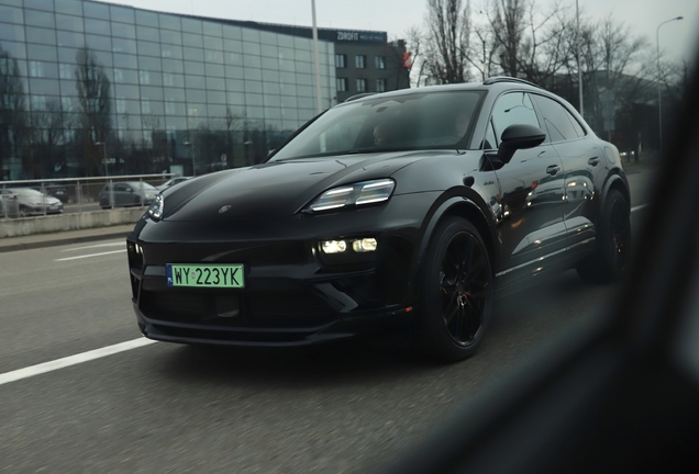 Porsche Macan EV Turbo