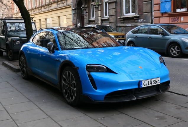 Porsche Taycan Turbo S Cross Turismo