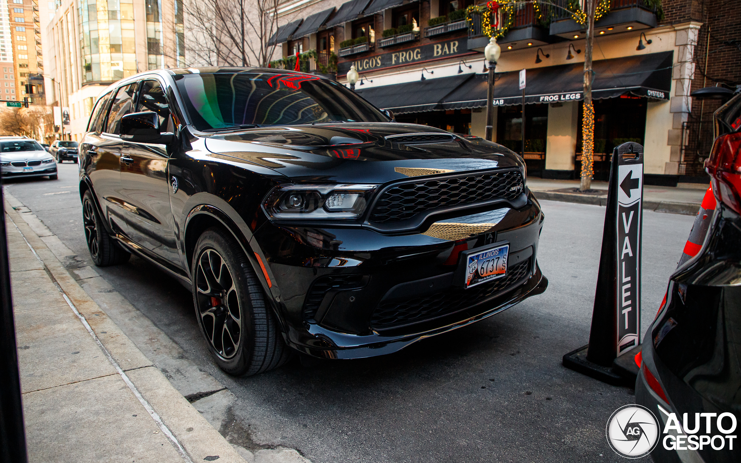 Spotter legt twee auto's met hetzelfde kenteken vast in twee continenten