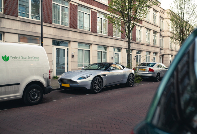 Aston Martin DB11