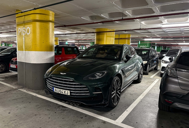 Aston Martin DBX707