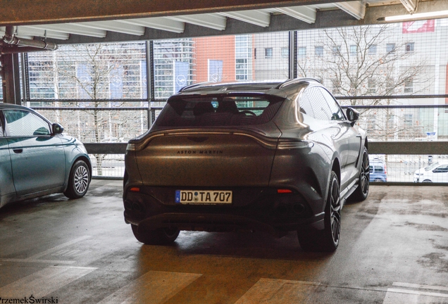 Aston Martin DBX707