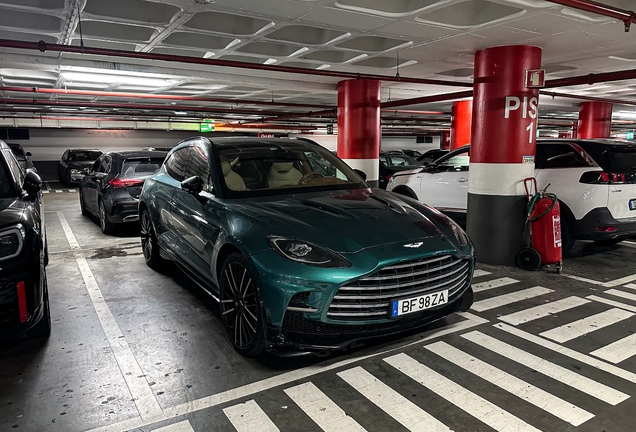 Aston Martin DBX707