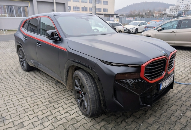 BMW XM G09 Label Red