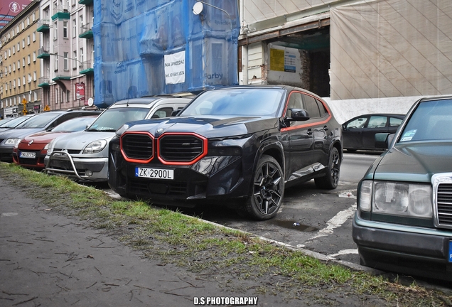 BMW XM G09 Label Red