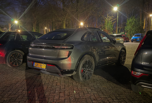 Porsche Macan EV Turbo