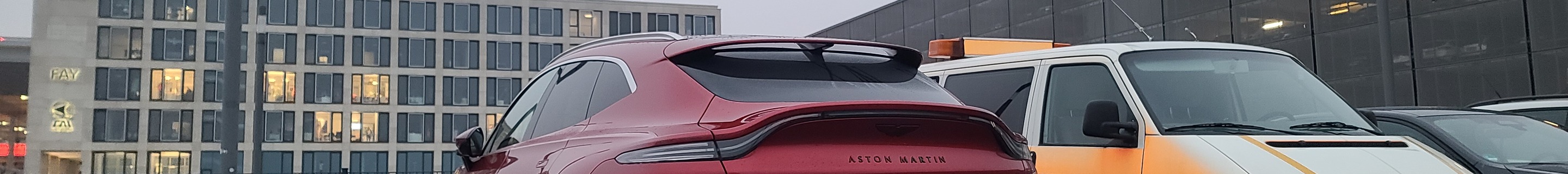 Aston Martin DBX