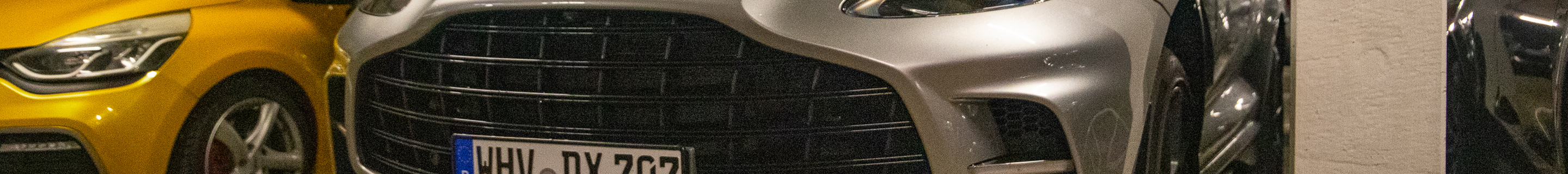 Aston Martin DBX707
