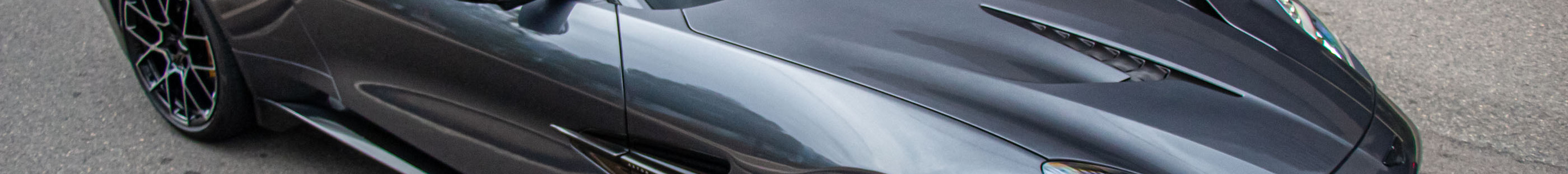 Aston Martin Vanquish 2025