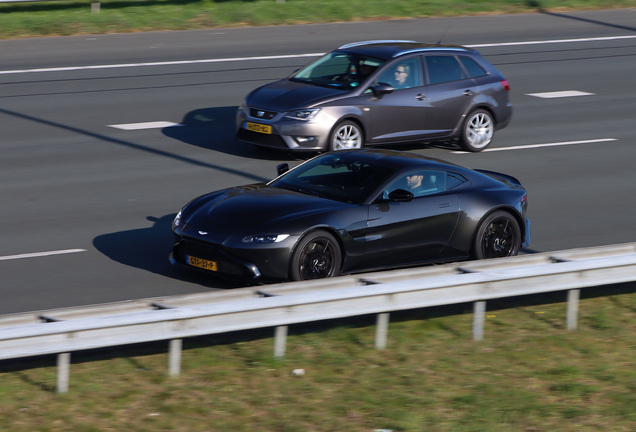 Aston Martin V8 Vantage 2018