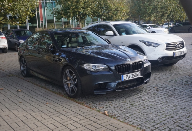 BMW M5 F10 2011