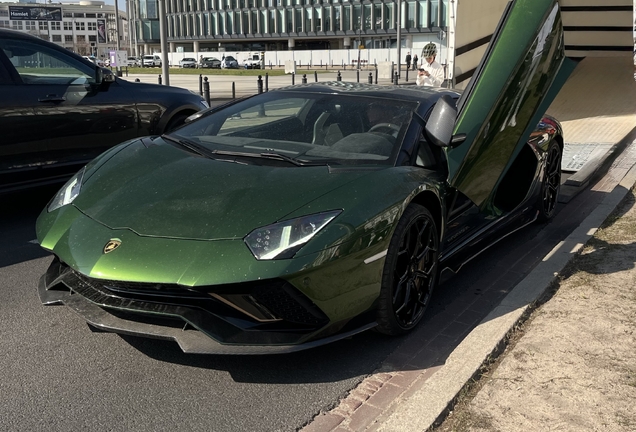 Lamborghini Aventador LP780-4 Ultimae Roadster