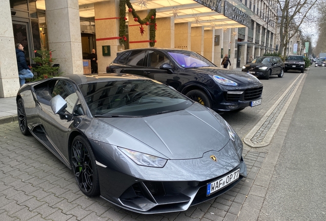 Lamborghini Huracán LP640-4 EVO
