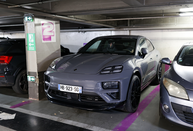 Porsche Macan EV Turbo