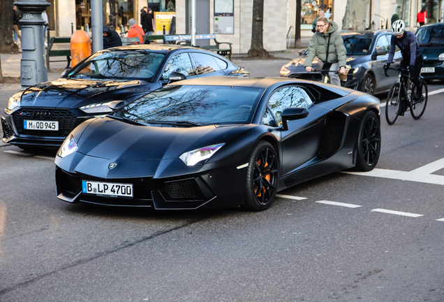 Lamborghini Aventador LP700-4