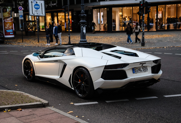 Lamborghini Aventador LP700-4 Roadster