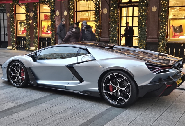 Lamborghini Revuelto