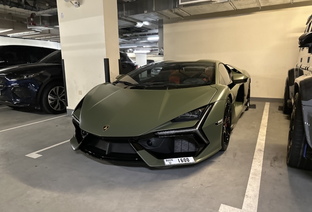 Lamborghini Revuelto