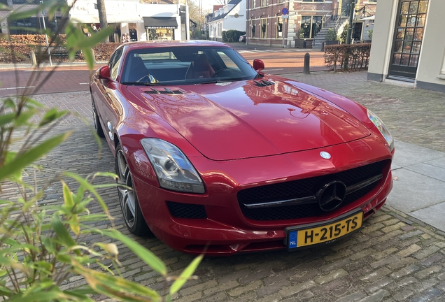 Mercedes-Benz SLS AMG