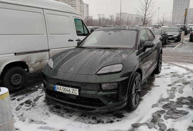 Porsche Macan EV Turbo