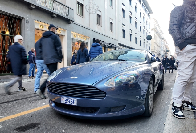 Aston Martin DB9 Volante