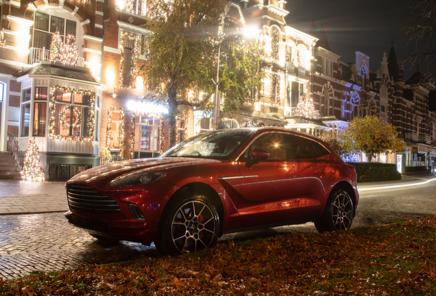 Aston Martin DBX