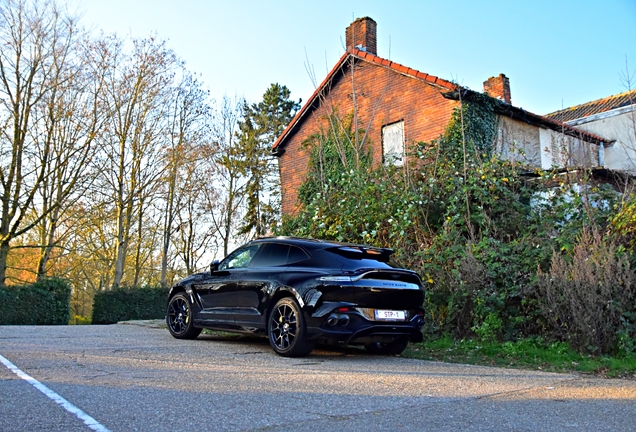 Aston Martin DBX707