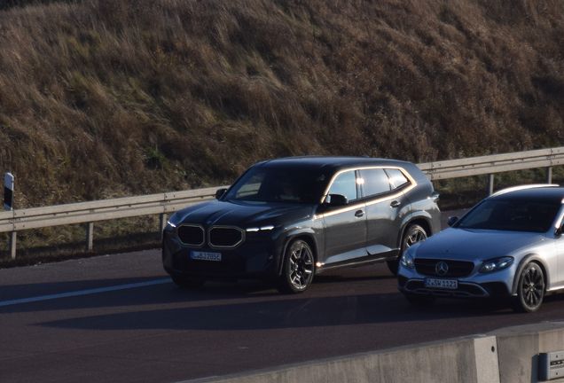 BMW XM G09 Label Red