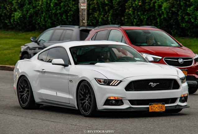 Ford Mustang GT 2015