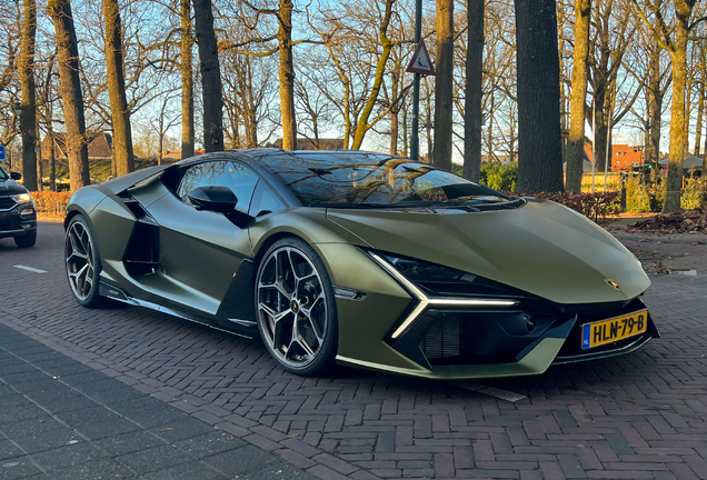 Lamborghini Revuelto